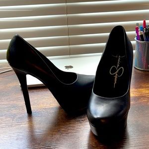Jessica Simpson heels size 6